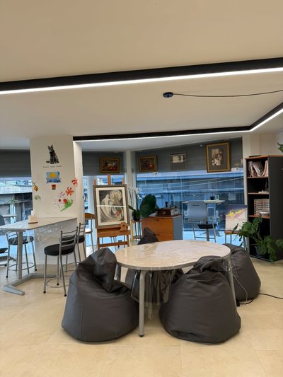 Shared tables and seating